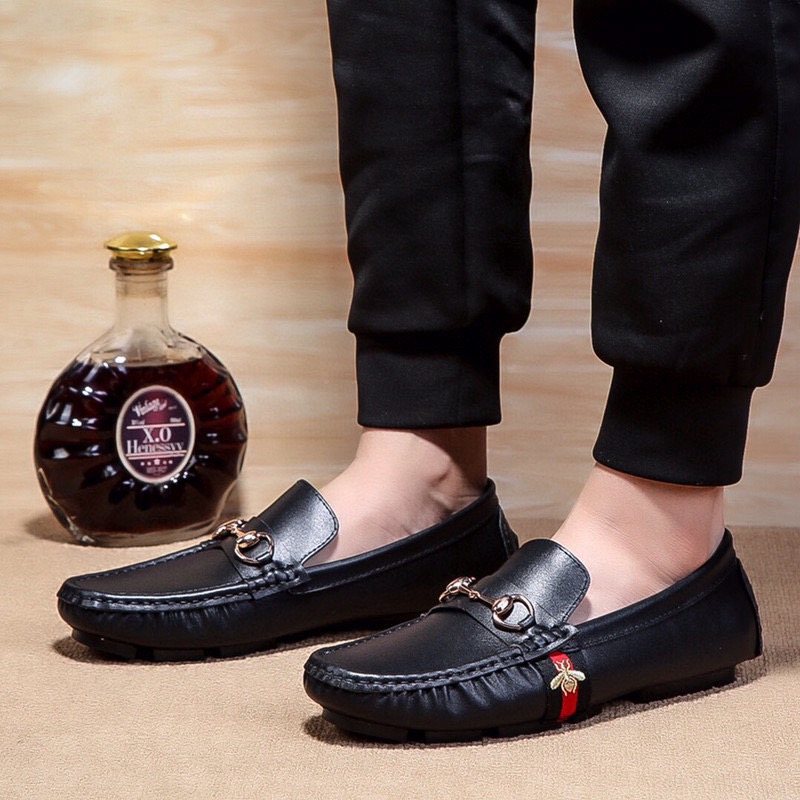 Gucci Men's Black Bit Loafers — model