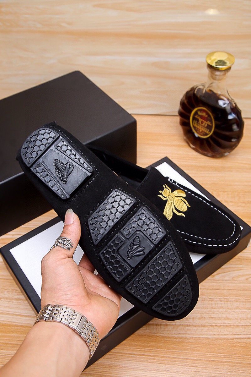 Gucci Black Loafers with Gold Bee Motifs — detail