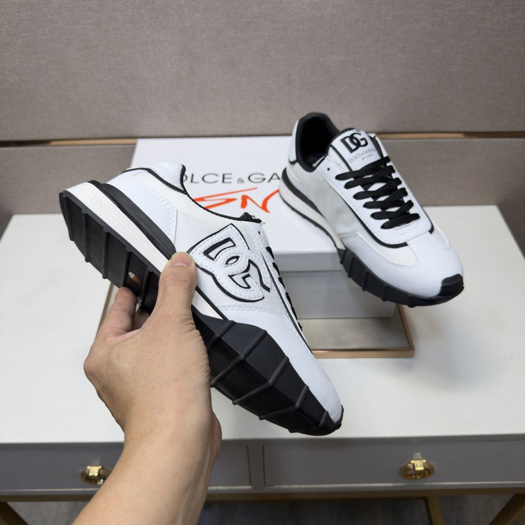 Dolce & Gabbana White DG Low-Top Sneakers — model