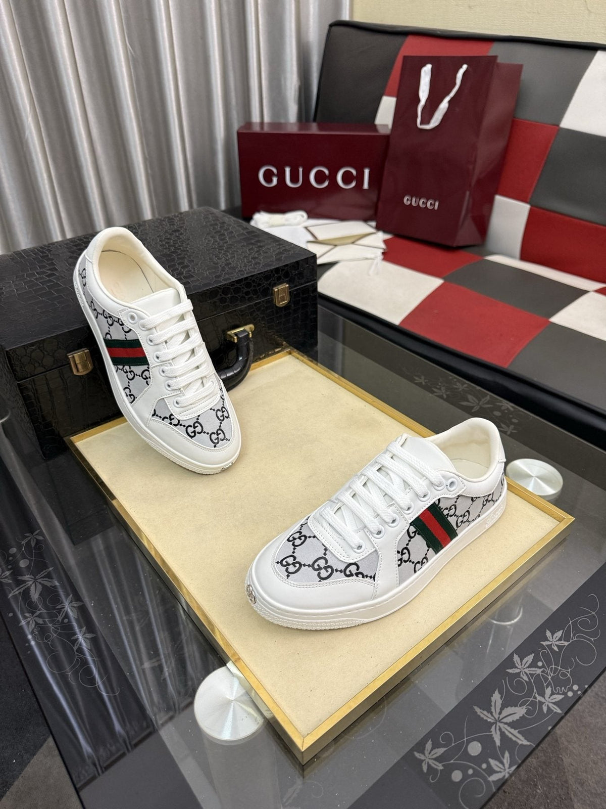 Gucci Patterned Stripe Low-Top Sneakers — front