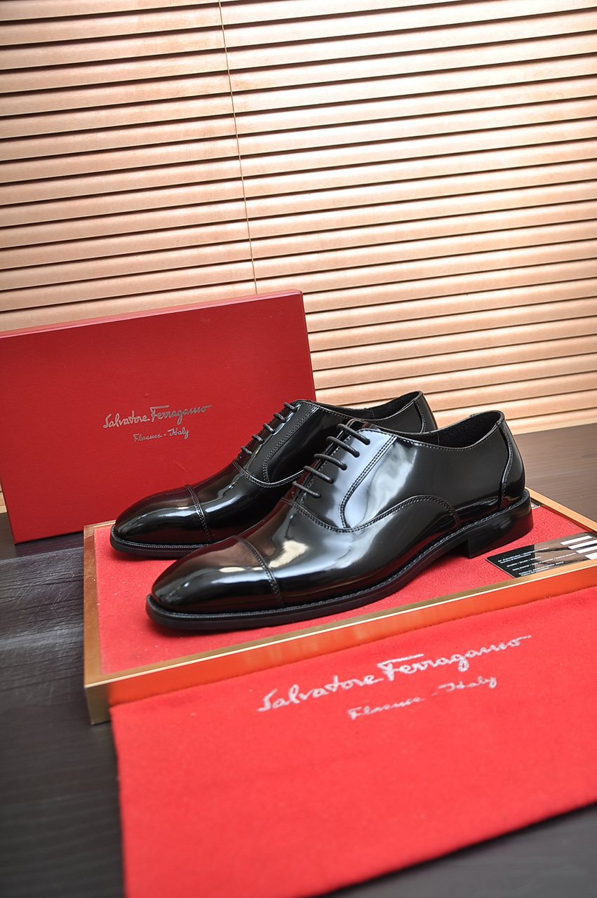 Ferragamo Black Cap-Toe Oxford Shoes — front