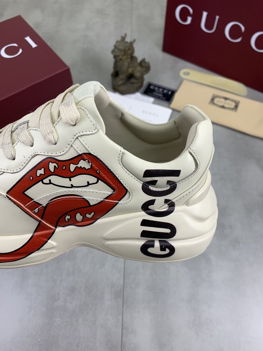 Gucci Cream White Graphic Chunky Sneakers — detail
