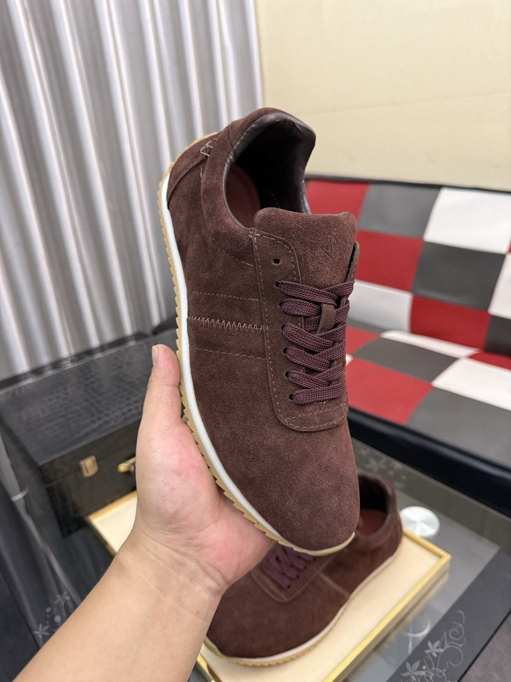 Men's Dark Brown Lace-Up Casual Sneakers — model