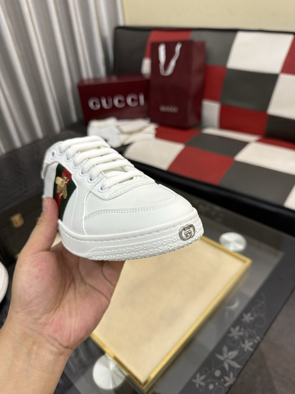 Gucci Green and Red Stripe Bee Sneakers — detail
