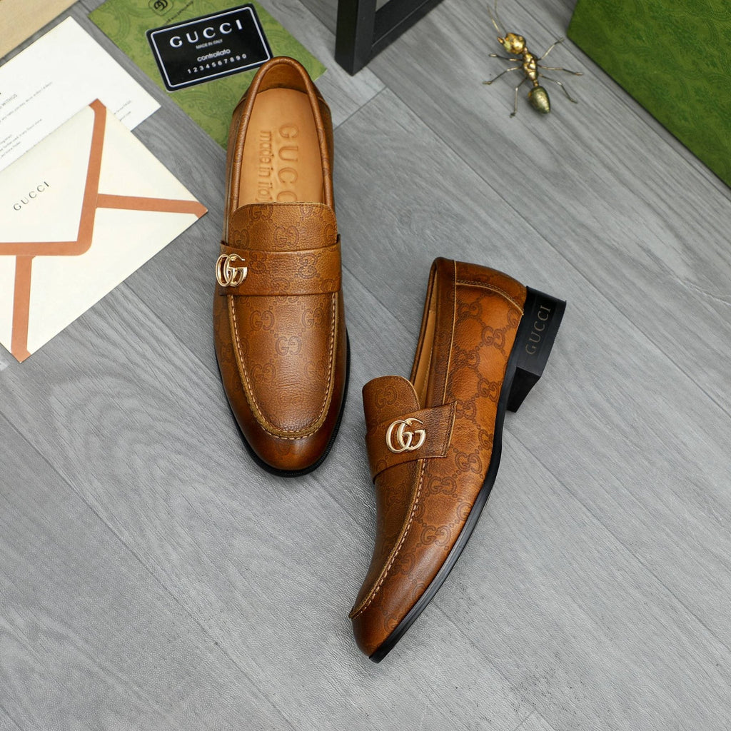 Gucci Brown Textured Loafers — front