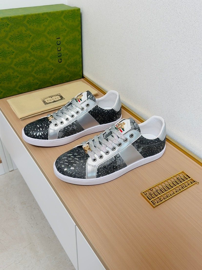 Gucci Men's Patterned Low-Top Sneakers — front