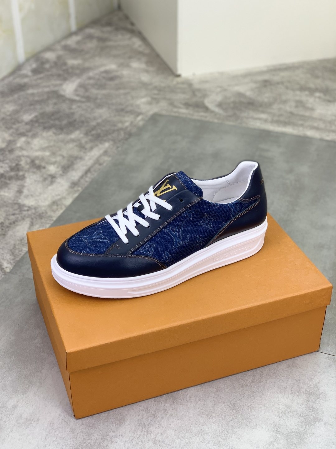 Louis Vuitton Patterned Low-Top Sneakers — side