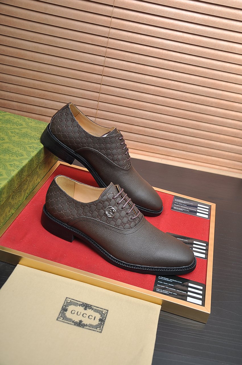 Gucci Textured-Panel Lace-Up Dress Shoes — front