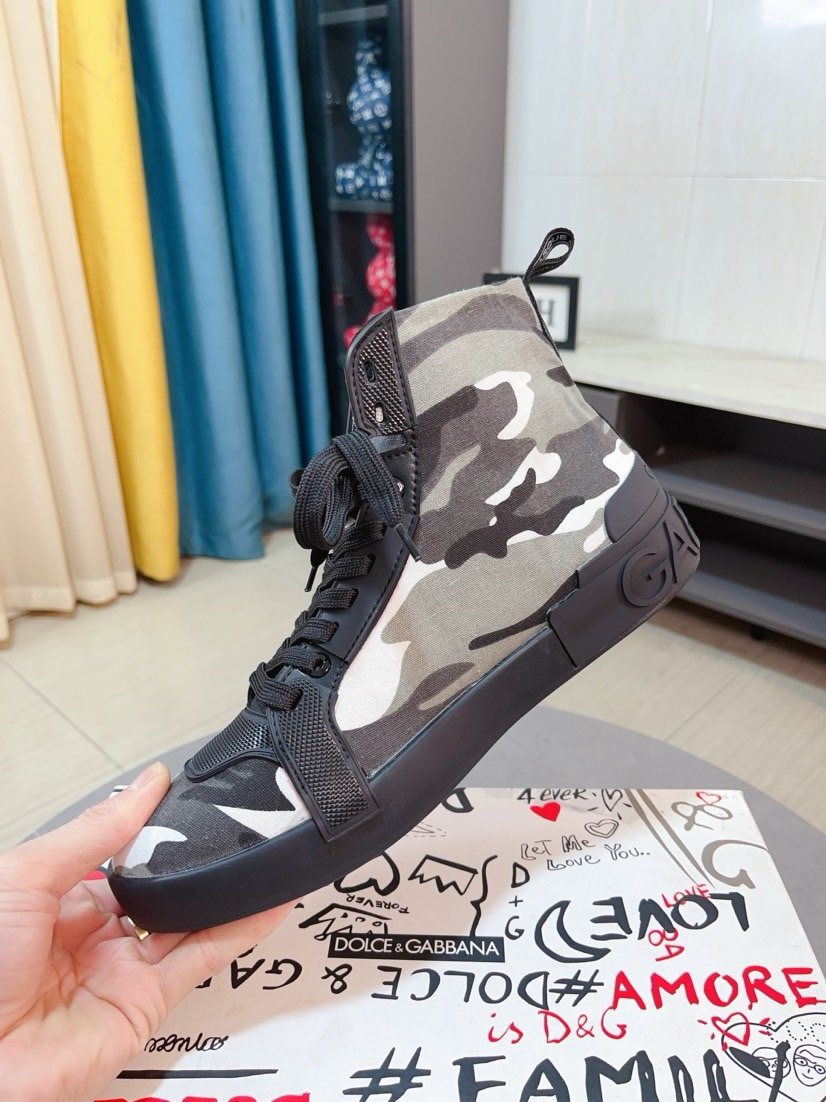 Dolce & Gabbana Camouflage High-Top Sneakers — model