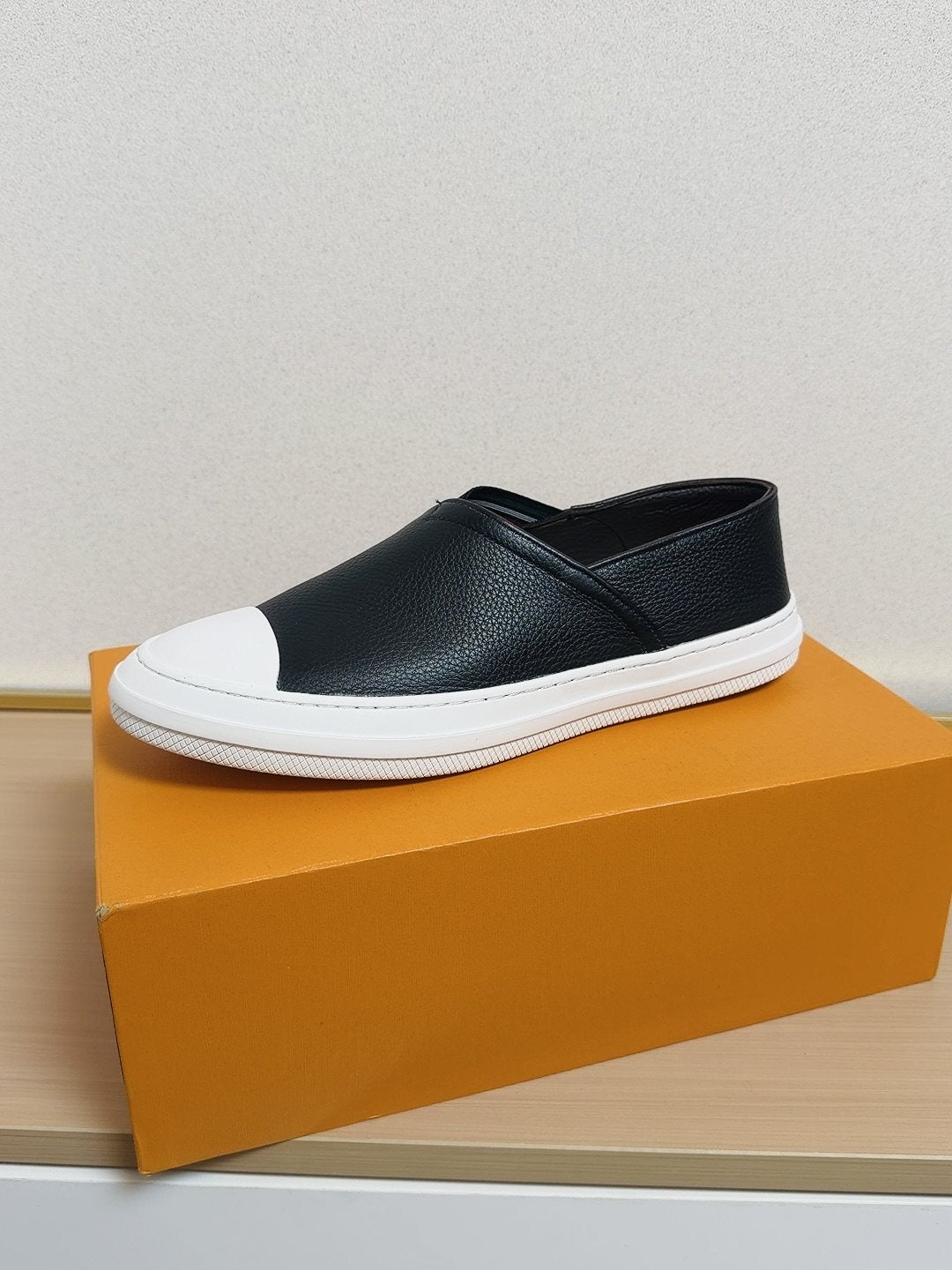 Gucci Toe-Cap Slip-On Shoes — side