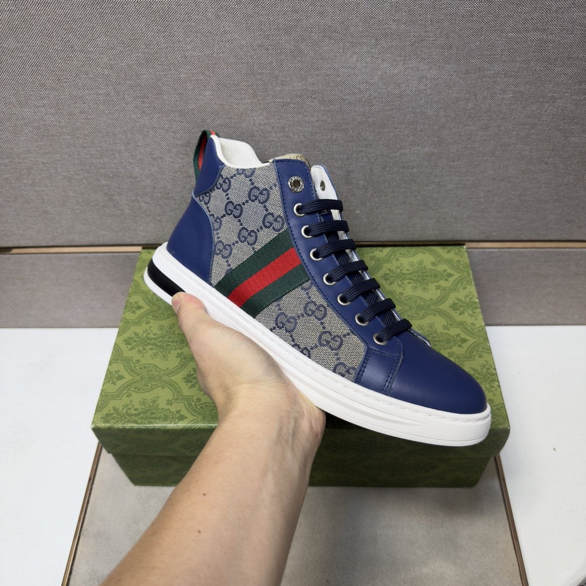 Gucci Men's Striped High-Top Sneakers — model