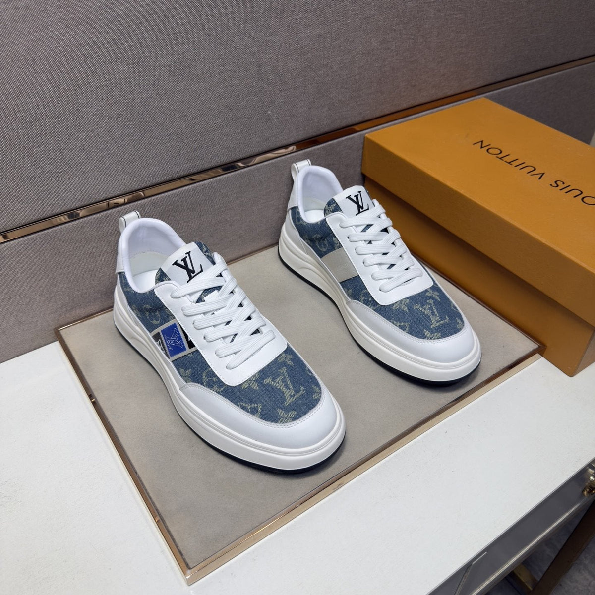 Louis Vuitton Patterned Low-Top Sneakers — front