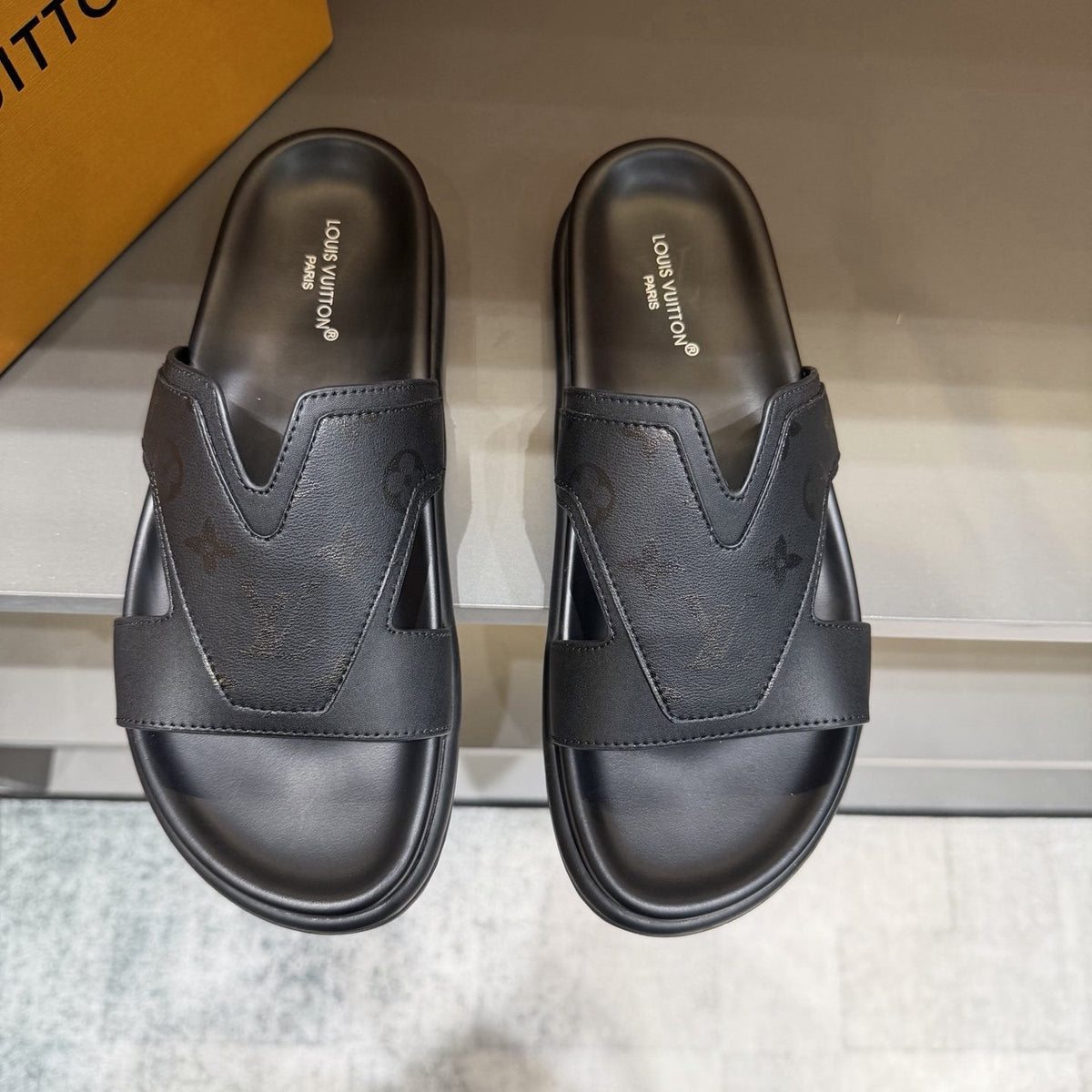 Louis Vuitton Oasis Men's Slide Sandals — hero