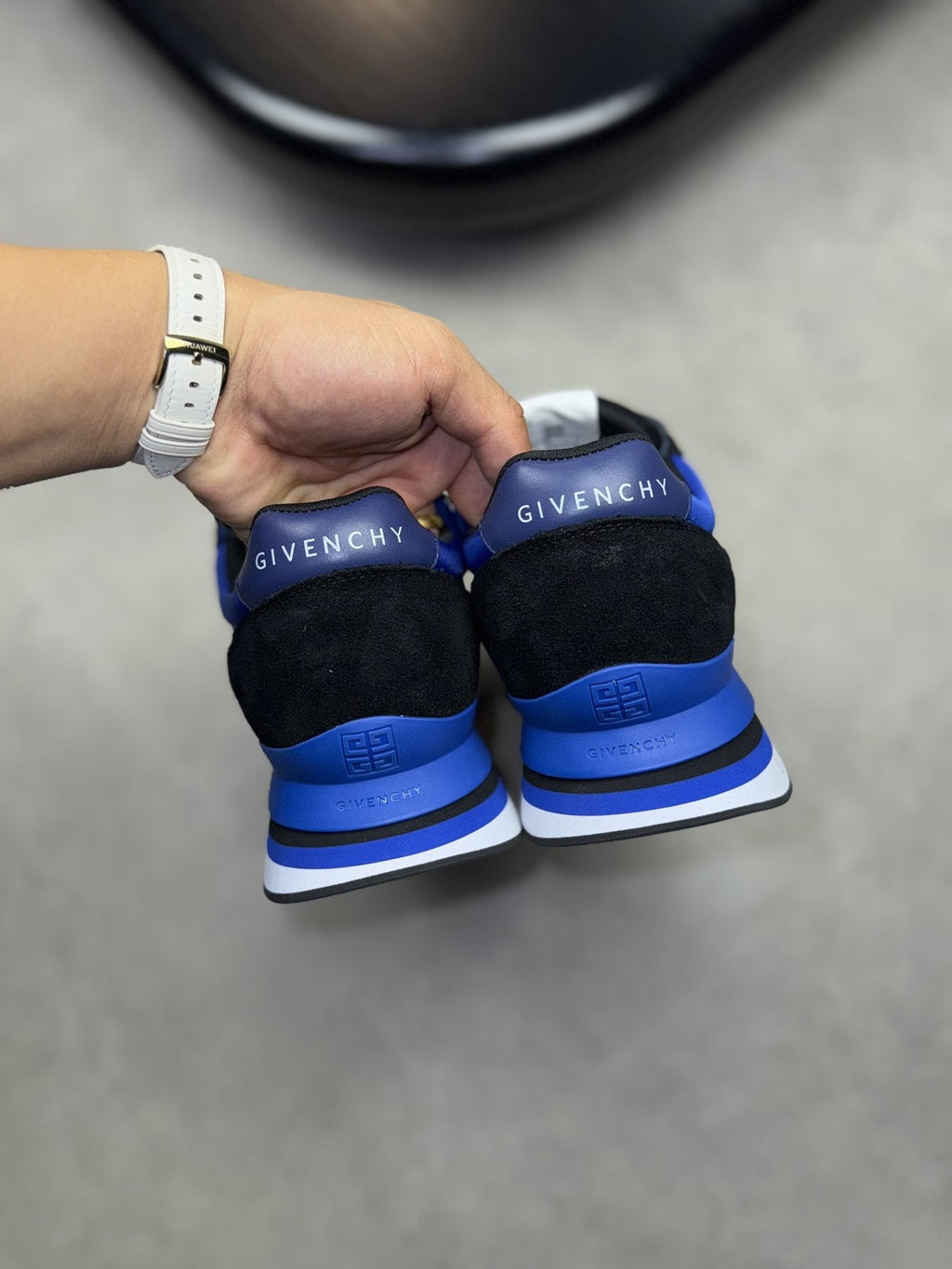 Givenchy Contrast-Trim Lace-Up Sneakers — back